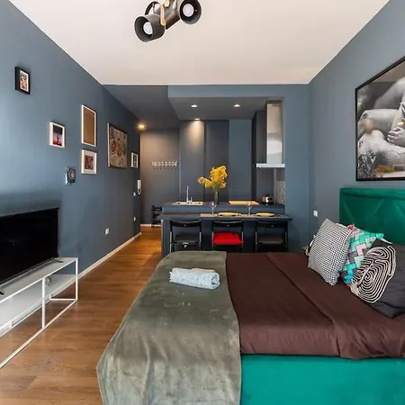 Apartment Boras Near Artificial Tirana